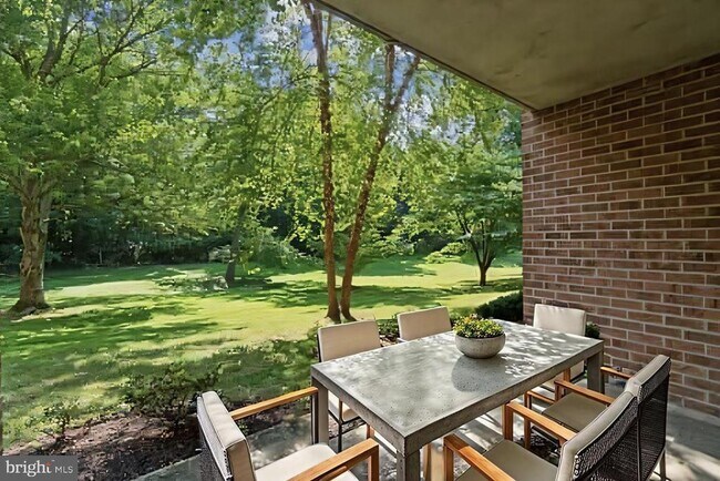 Foto del edificio - 5809 Edson Ln