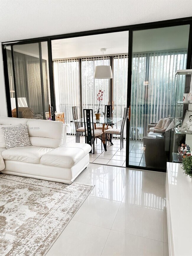 Foto del edificio - 9735 NW 52nd St