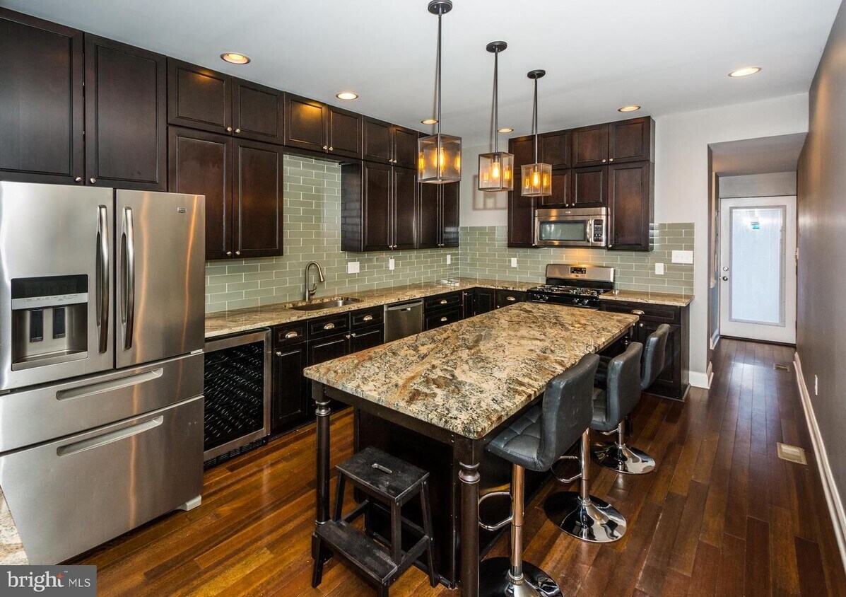 Foto principal - 1604 Webster St