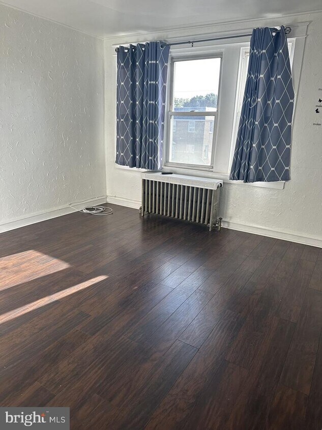Foto principal - 4131 Hellerman St