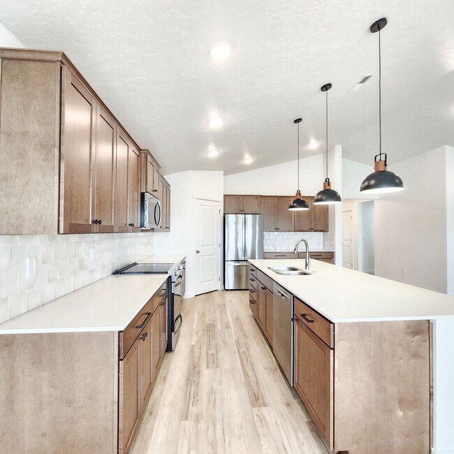 Building Photo - Newer Caldwell Home