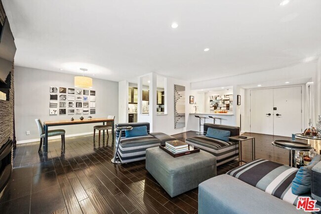 Building Photo - 949 Kings Rd