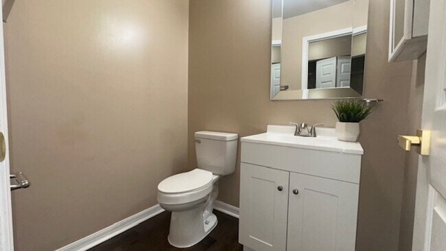 Foto del edificio - Beautiful 3/2.5 Townhome For Rent In Coopersmith