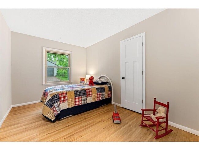 Bedroom #2 - 2600 W 110th St
