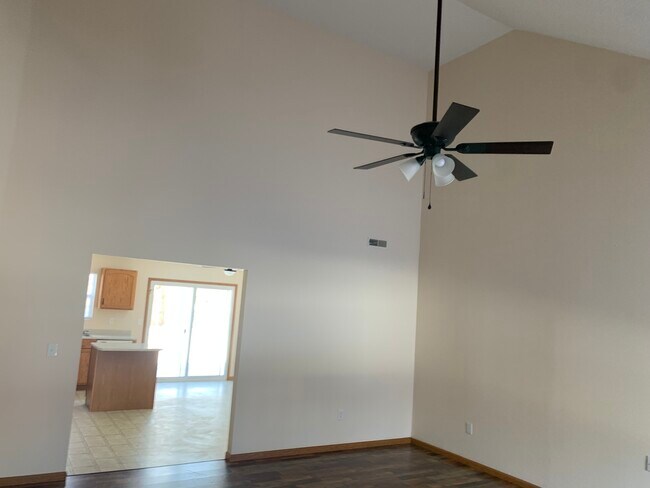 Foto del edificio - 520 Wood Thrush St