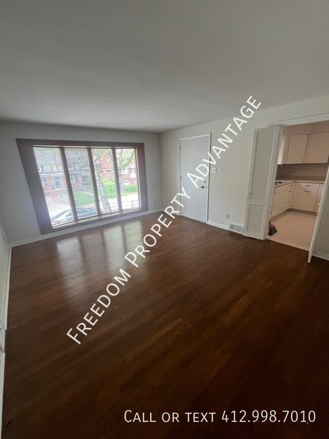 Building Photo - 49 Iroquis Dr-