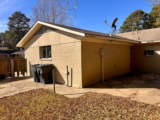 Foto del edificio - 6451 Frondosa Dr