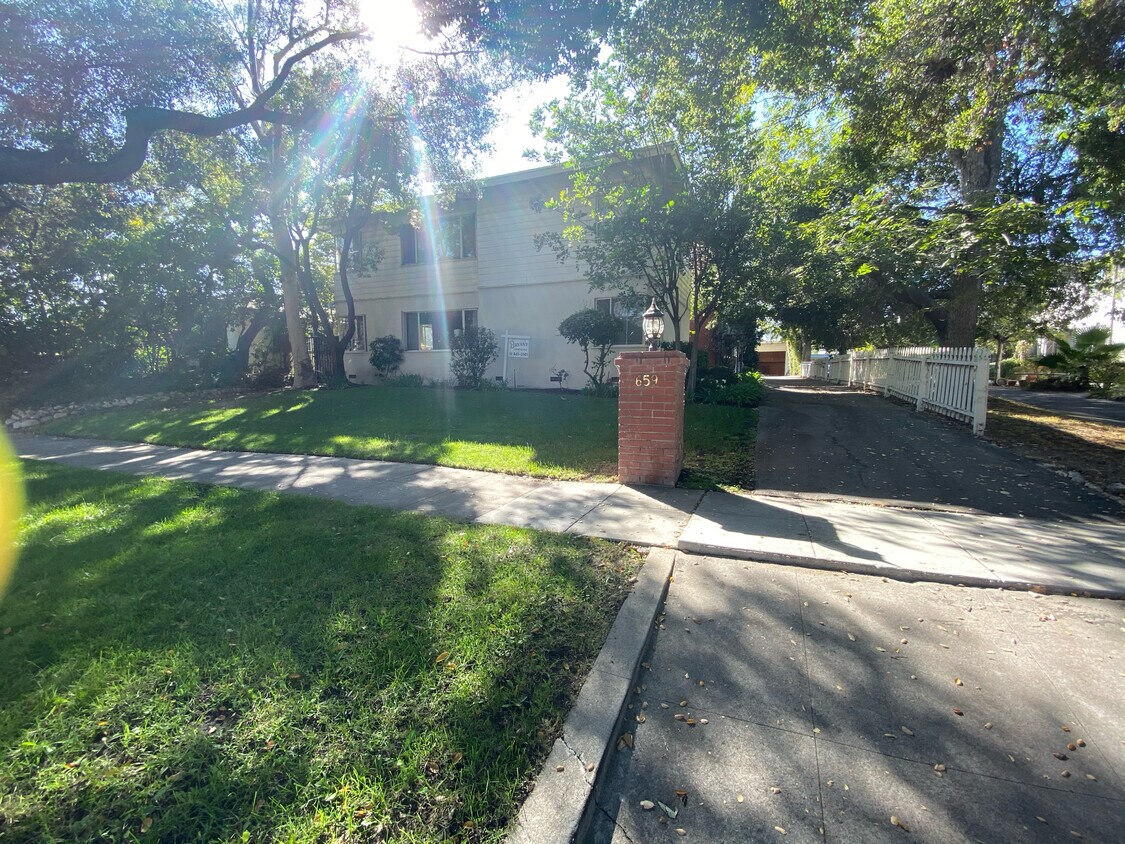 Building Photo - 659 Grand Ave