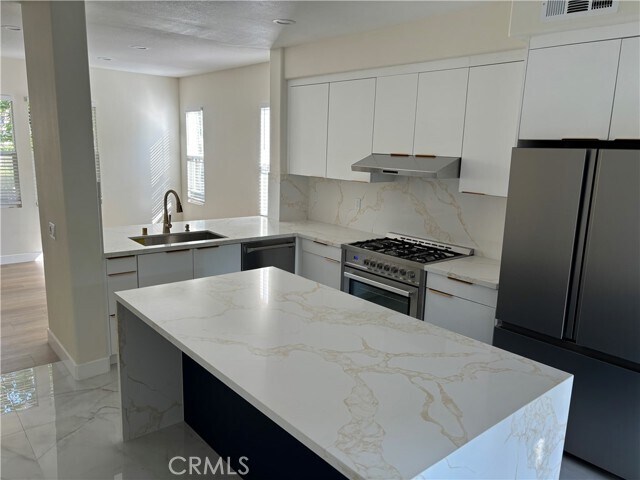 Building Photo - 23 Spring Valley