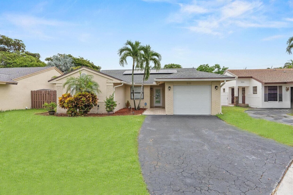 Foto principal - 510 Green River Ln