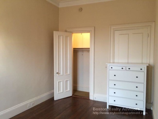 Foto del edificio - 317 Commonwealth Ave