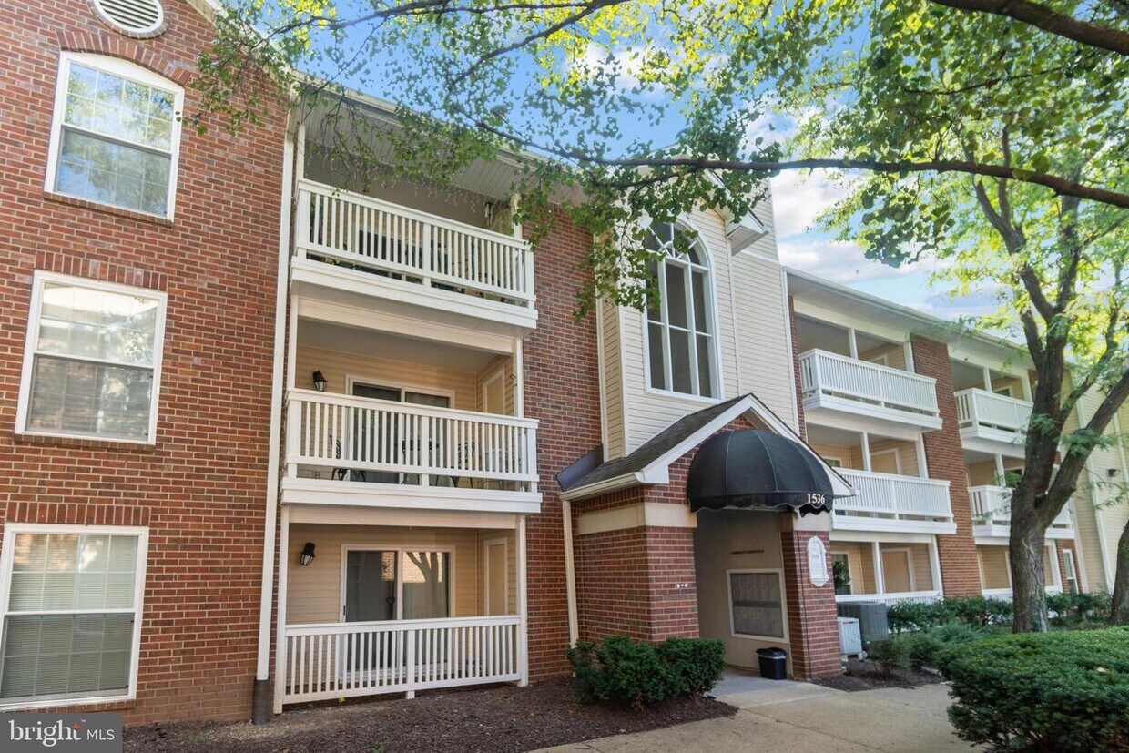 1536 Lincoln Way Unit 204, McLean, VA 22102 Condo for Rent in McLean, VA