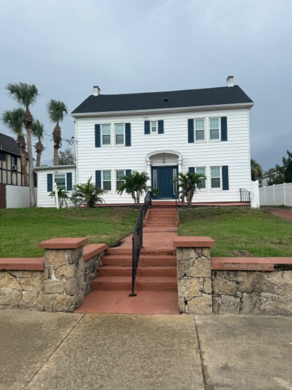Primary Photo - 925 N Grandview Ave