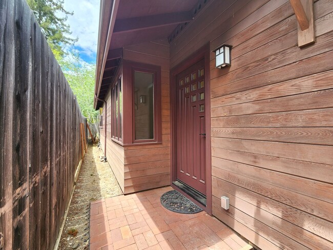 Building Photo - Gorgeous Single Family Home in Palo Alto A...