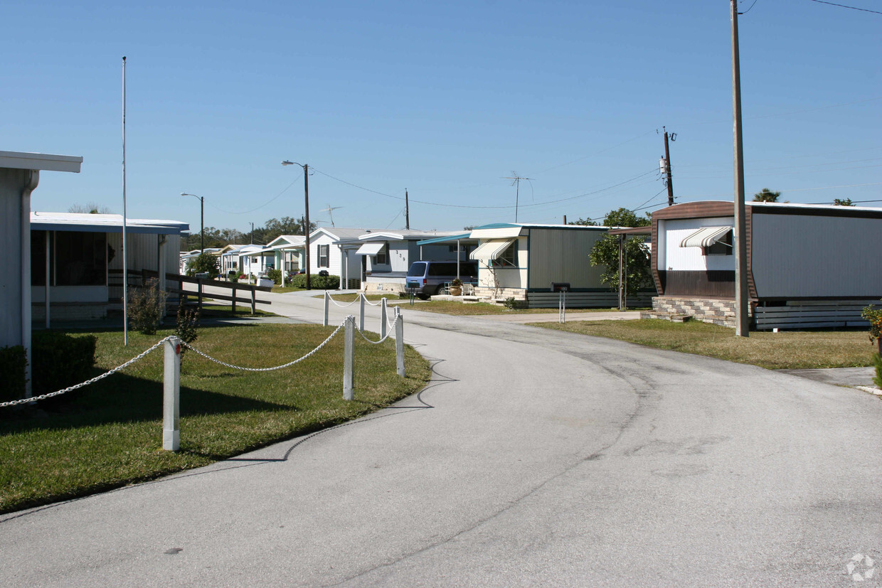 Foto principal - May Manor Mobile Home Park