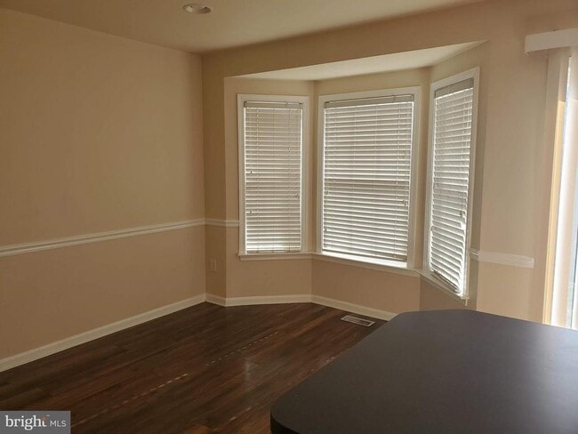 Building Photo - 10 Lopez Dr