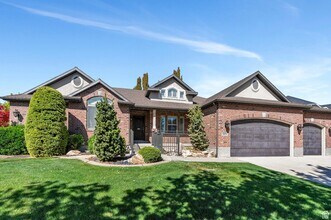 Building Photo - 3373 Canyon Meadow Dr