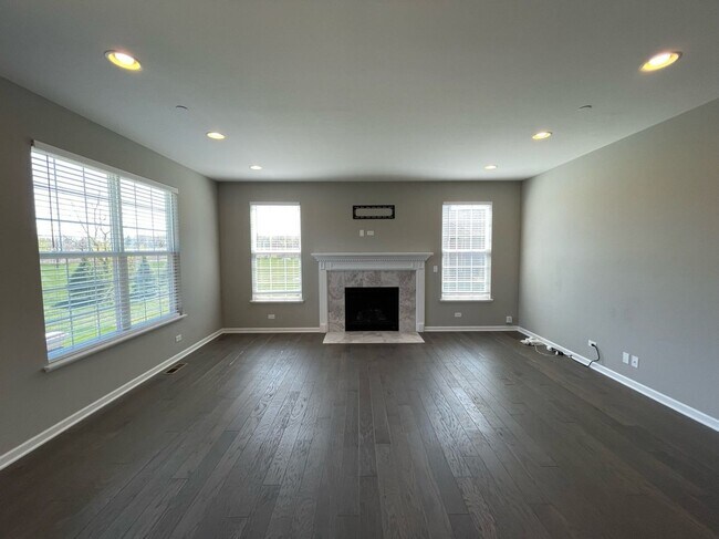 Foto del edificio - Single Family Home in Hoffman Estates