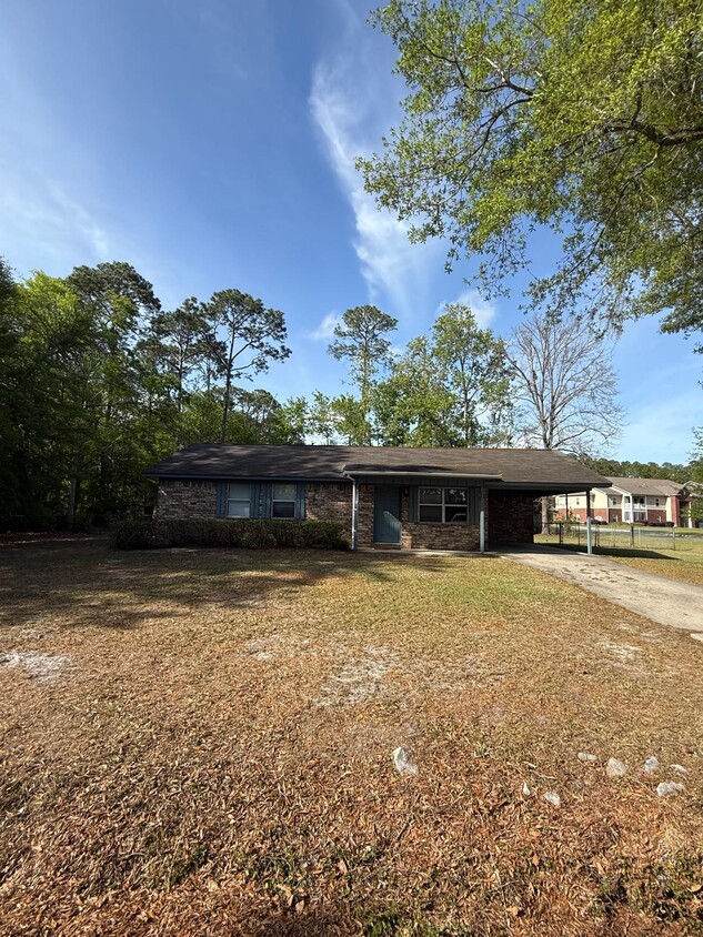 Primary Photo - 802 Wildwood Dr