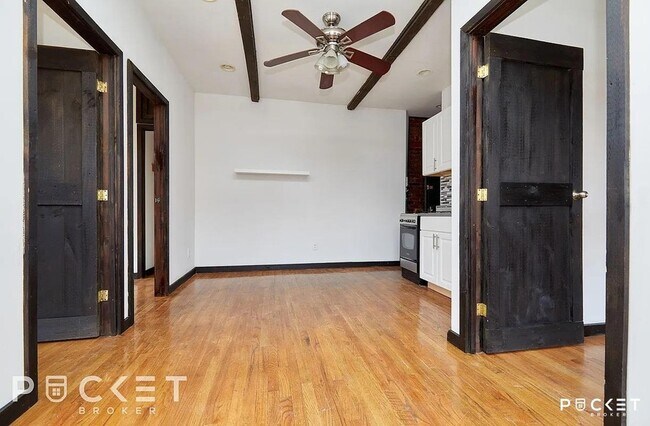 Foto del edificio - 441 E 12th St