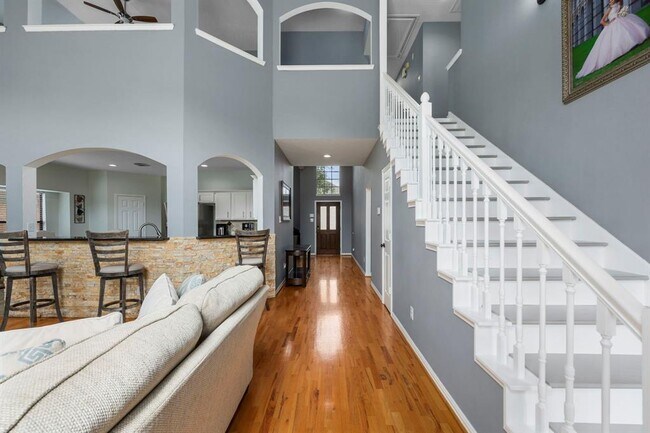 Building Photo - 16315 Scotch Hollow Ln