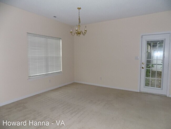 Building Photo - 3 br, 2.5 bath House - 842 Worcester Way