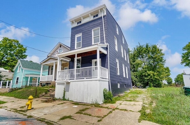 Building Photo - Spacious Four Bedroom in Cincinnati!