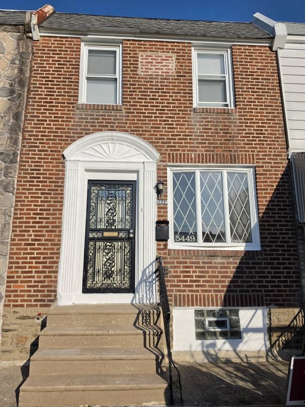 Building Photo - 5449 Claridge St
