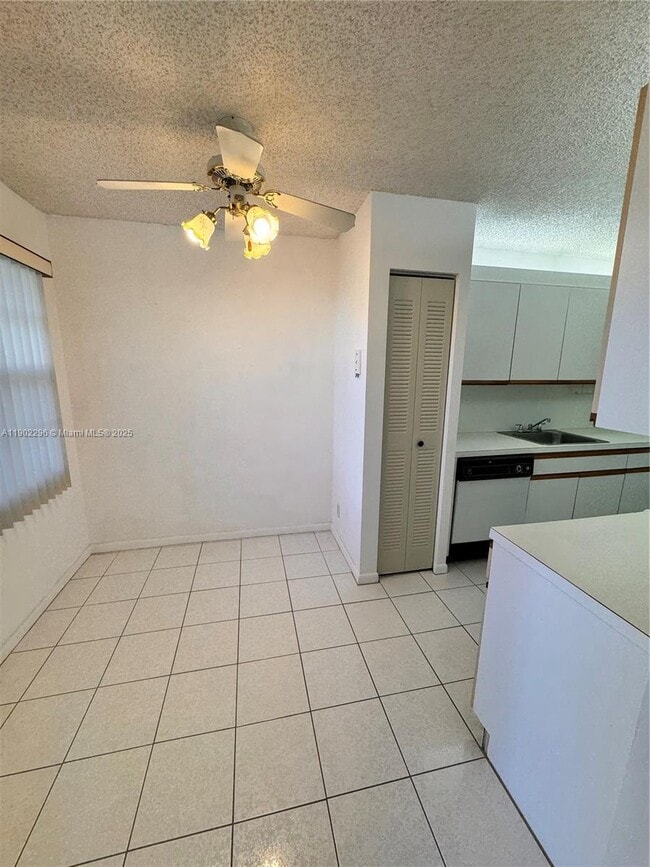 Building Photo - 1251 SW 125th Ave