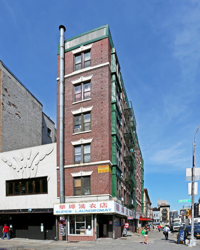 Primary Photo - 9 Delancey St