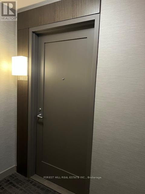 Building Photo - 310 Tweedsmuir Ave