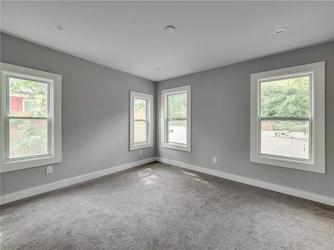 Foto del edificio - 294 Booker St SW