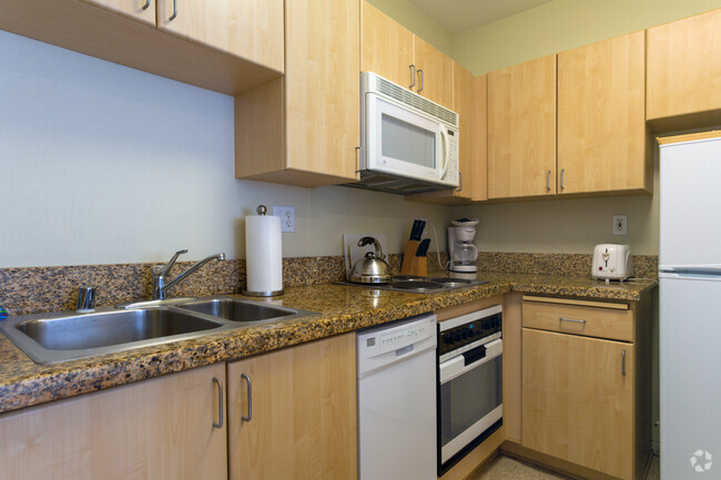 Kitchen - Breeze Suites Moderne