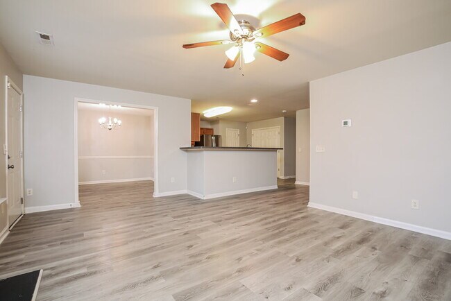 Foto del edificio - 1303 Cricket Ridge Dr