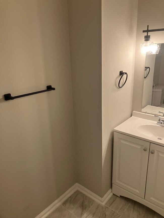 Foto del edificio - Spacious Mt Pleasant Ave Rental in Highlandtown