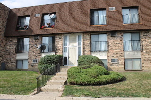 Primary Photo - 202 S Waters Edge Dr