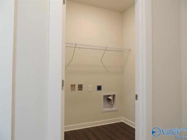 Foto del edificio - 26338 Valley Ridge Rd