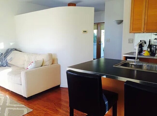 Foto del edificio - 445 Scenic Dr