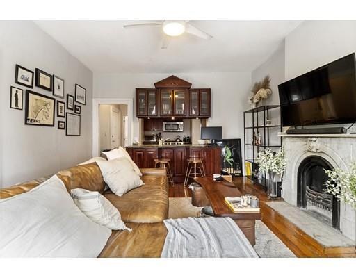 Building Photo - 558 Tremont St
