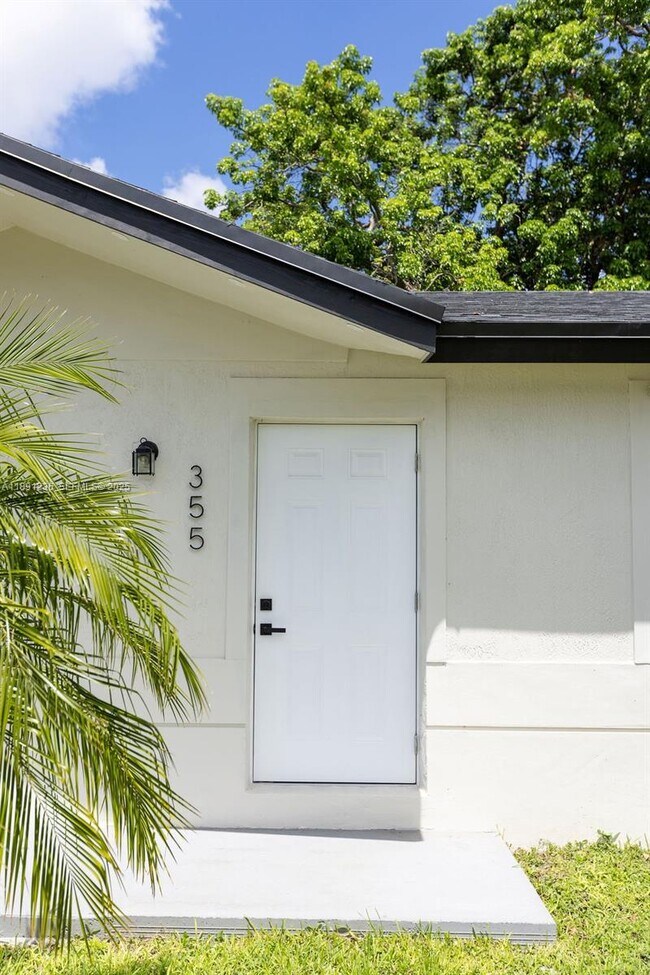 Foto del edificio - 355 SW 17th Ave