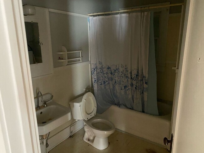 Foto del edificio - ONE BEDROOM ONE BATH