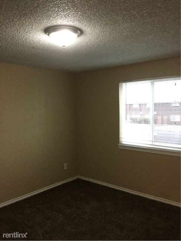 Foto del edificio - 320 E Dogwood Ave