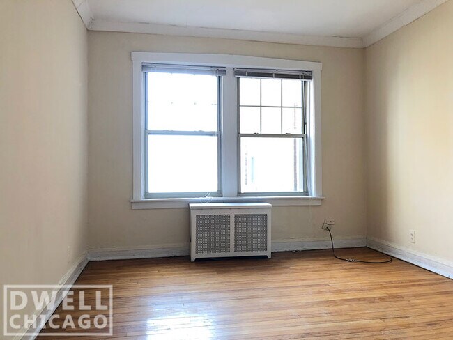 Building Photo - 1051 W North Shore Ave