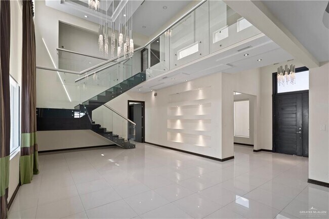 Foto del edificio - 32 May Dr