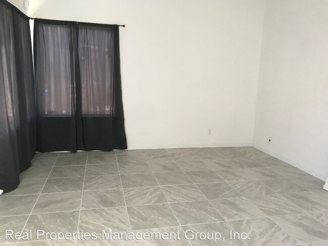 Building Photo - 3 br, 2 bath House - 5824 LA Jolla Way