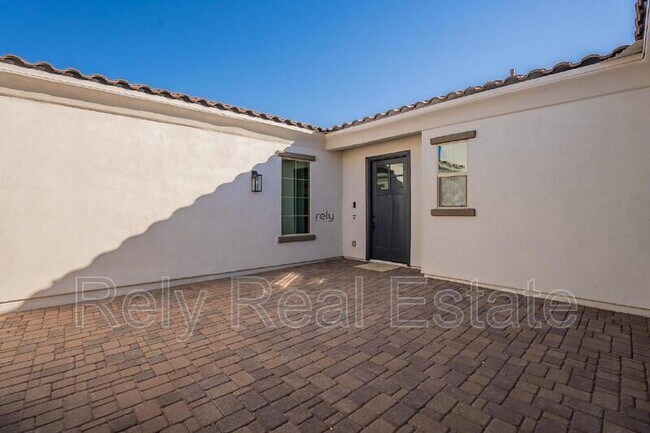 Building Photo - 18583 W Thunderhill Pl