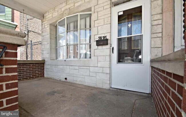 Building Photo - 3175 Cedar St