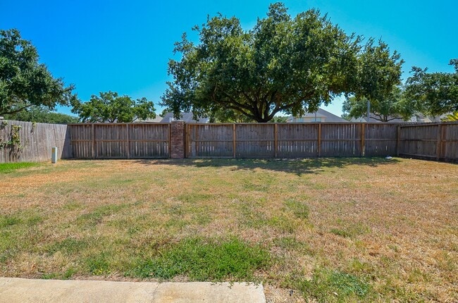 Building Photo - 17315 Kenton Crossing Ln