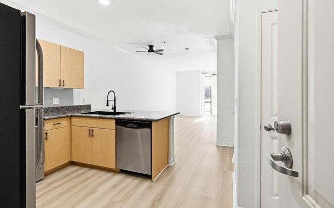 Building Photo - 1501 Front St