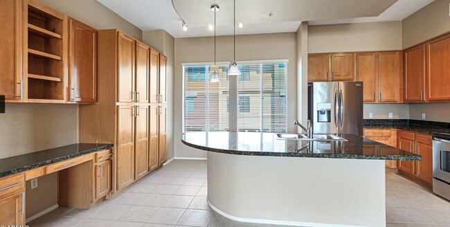 Foto del edificio - Beautiful Gated Townhome Near State Farm Stadium & Westgate